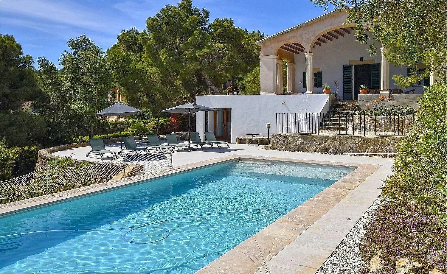 Дом отдыха Atemberaubende Villa Mit Meerblick Und Pool Алькудия
