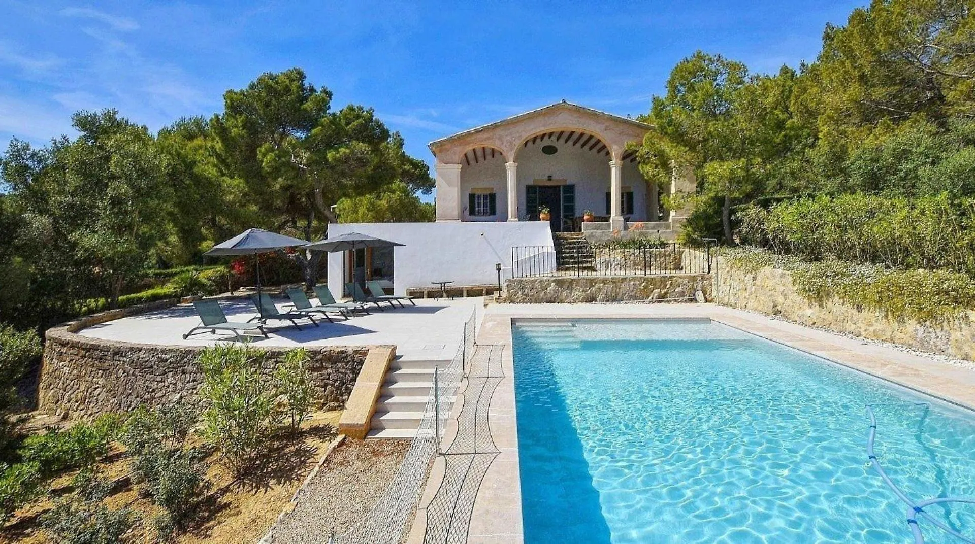 Дом отдыха Atemberaubende Villa Mit Meerblick Und Pool Алькудия
